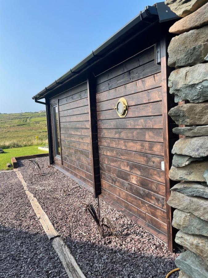 Capella Cabin Dunquin. Exterior photo